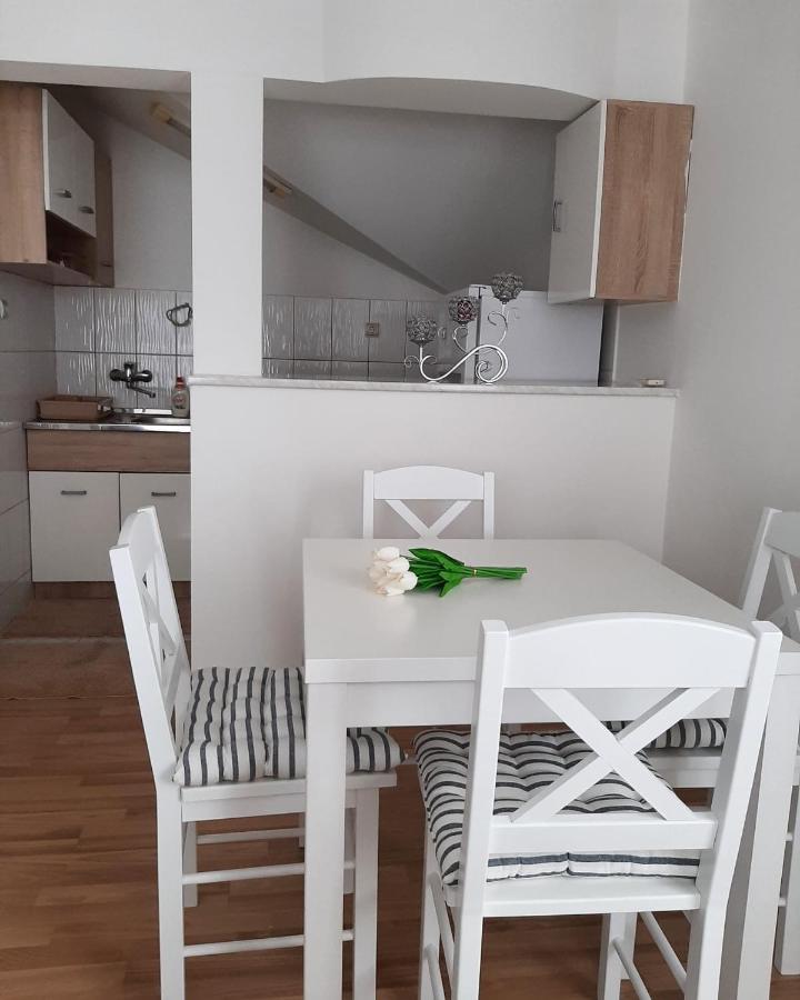Apartman Giovanni Aranđelovac Eksteriør billede